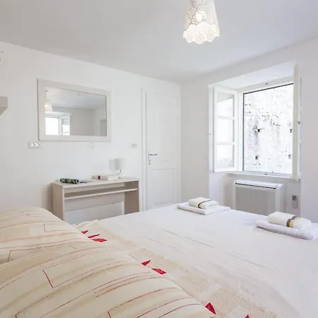 Royal - Old Town Apartmán *